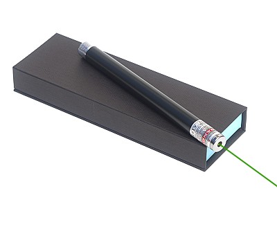 Ce Pointeur Laser Vert comprend une batterie au lithium intégrée